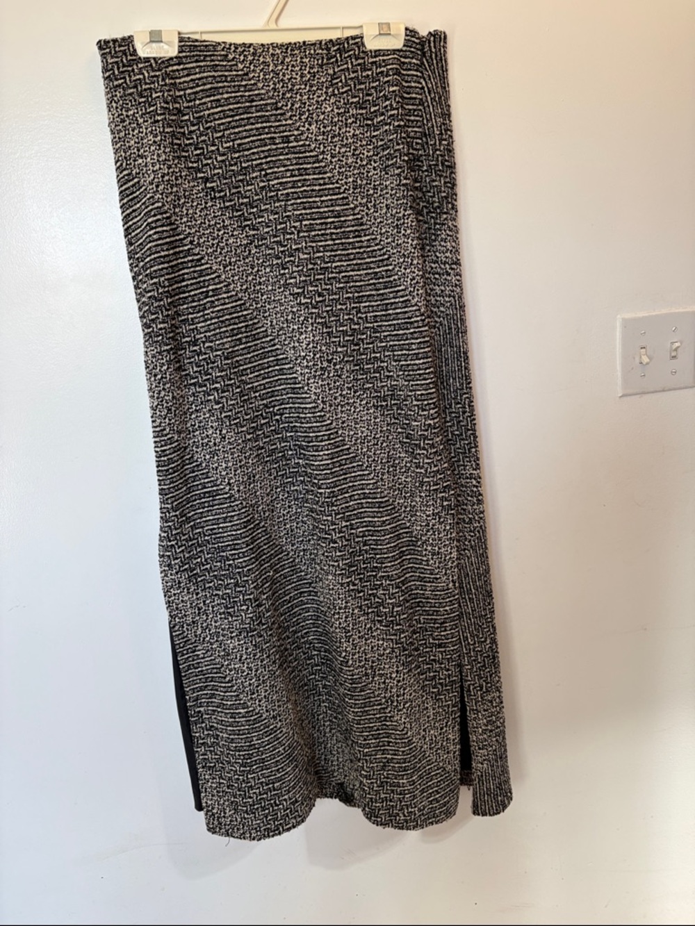 Vintage Simon Chang Textured Black & White Maxi Skirt & 2 very sexy side slits